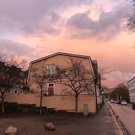 Wooden House Studio With Shared Garden Helsingfors Exteriör bild